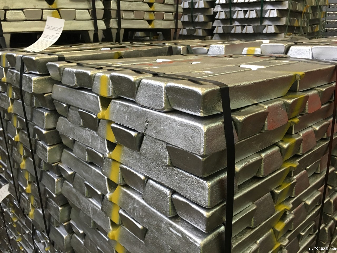 利用电解铝产业布局调整战略时机 发展适合资源特色的负碳电热炼铝产业!