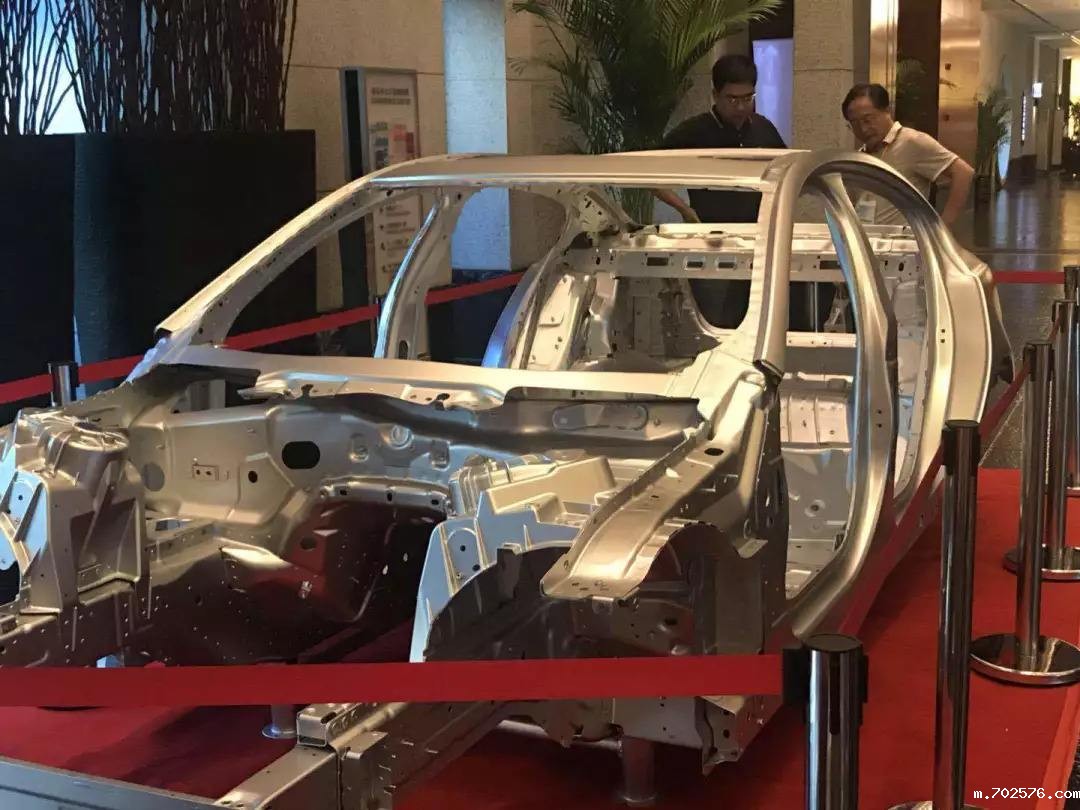 诺贝丽斯:瞄准汽车轻量化