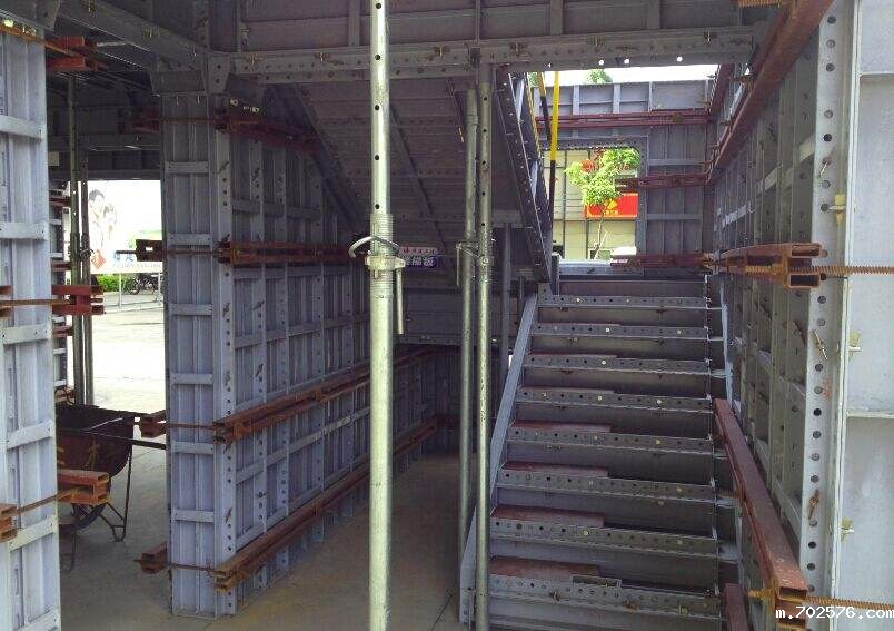 两会| 高峰委员：铝模板市场究竟有多热？