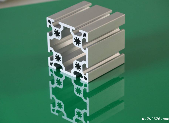 米兰体育彩票软件有什么优势？价格如何？